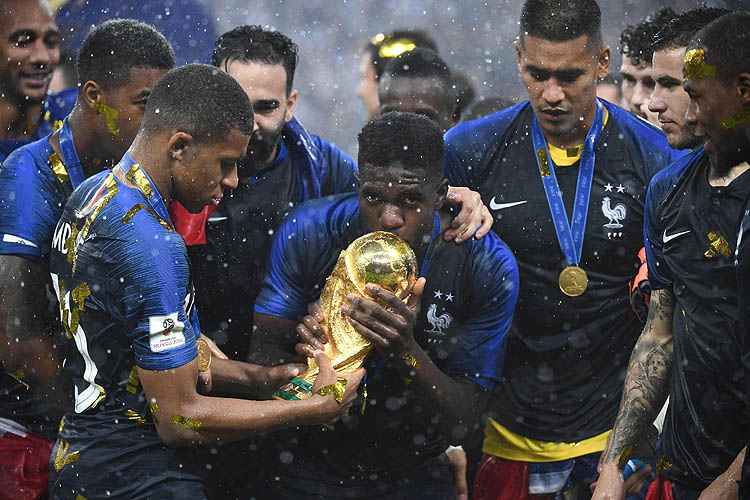 Gazeta do Povo - FRANÇA É CAMPEÃ DA COPA 2018 🇨🇵 🏆️🎉🎊