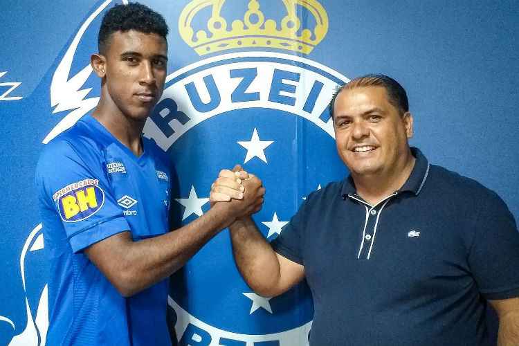 Cruzeiro Esporte Clube - Artilheiro e promessa da base, Wesley assina  primeiro contrato profissional pelo clube Acesse nosso site e fique por  dentro de tudo! 👇