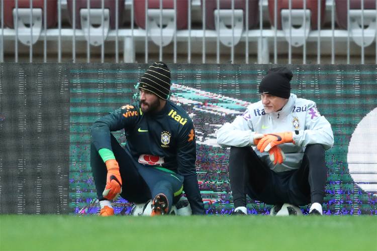 Alisson e Ederson entram em lista dos melhores goleiros do mundo -  Superesportes