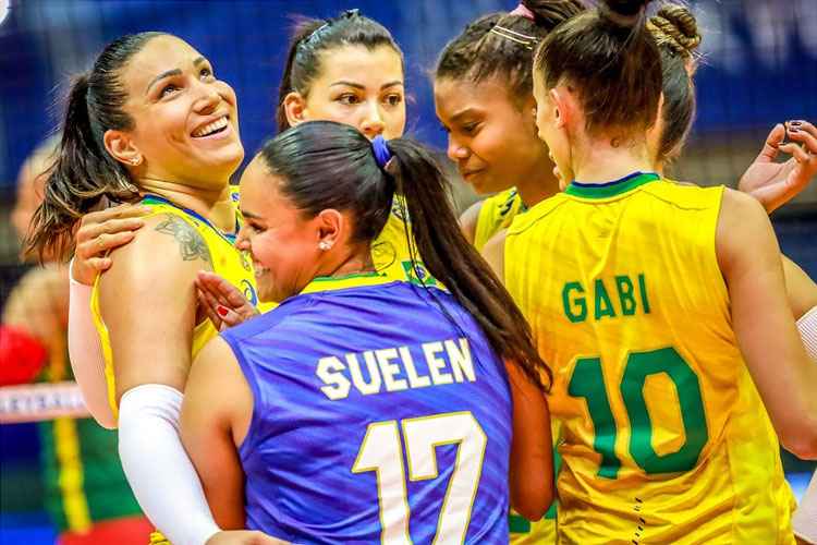 Vôlei feminino: Após susto, Brasil consegue virada e bate a República  Dominicana