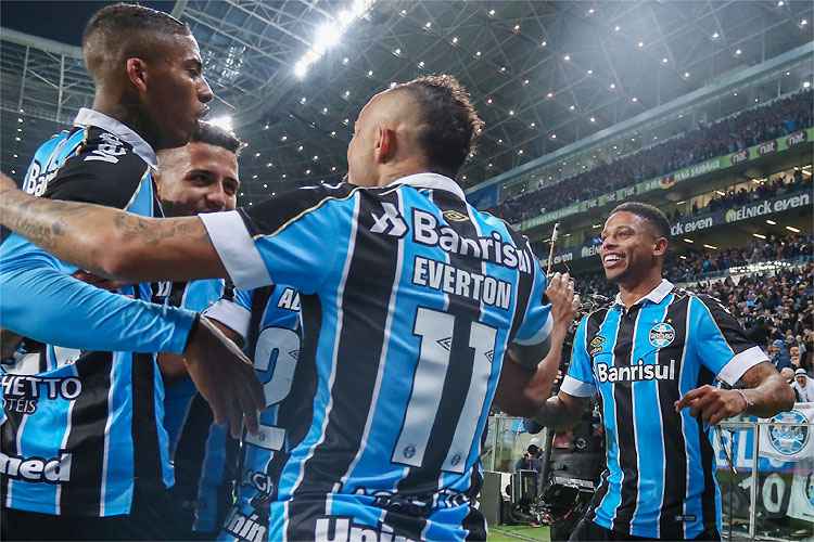 Grando brilha nos pênaltis, Grêmio supera Bahia e está na semifinal da Copa  do Brasil