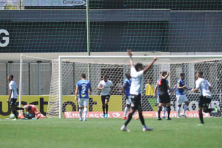 Cruzeiro sofre sua pior derrota no Brasileirão frente ao Grêmio; confira as  notas