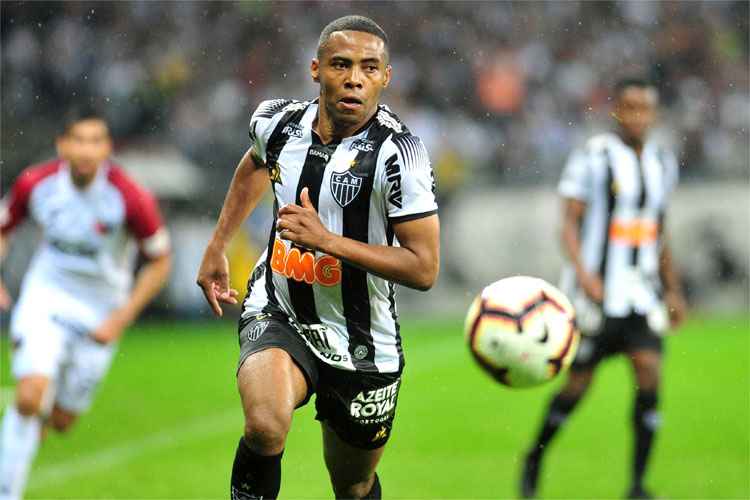 O meio-campista Elias conversou - Clube Atlético Mineiro