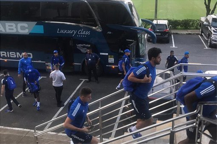 Em crise financeira, Cruzeiro viajará de ônibus para Tombos, onde jogará no  sábado - Superesportes