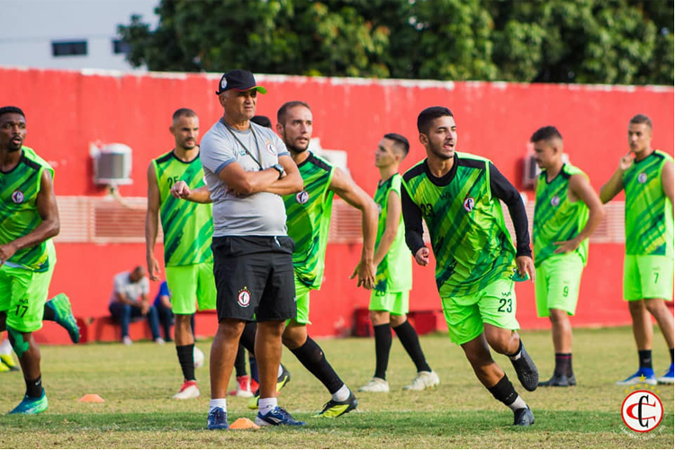 Relembre 11 ameaças que você já ouviu jogando futebol na rua, mas