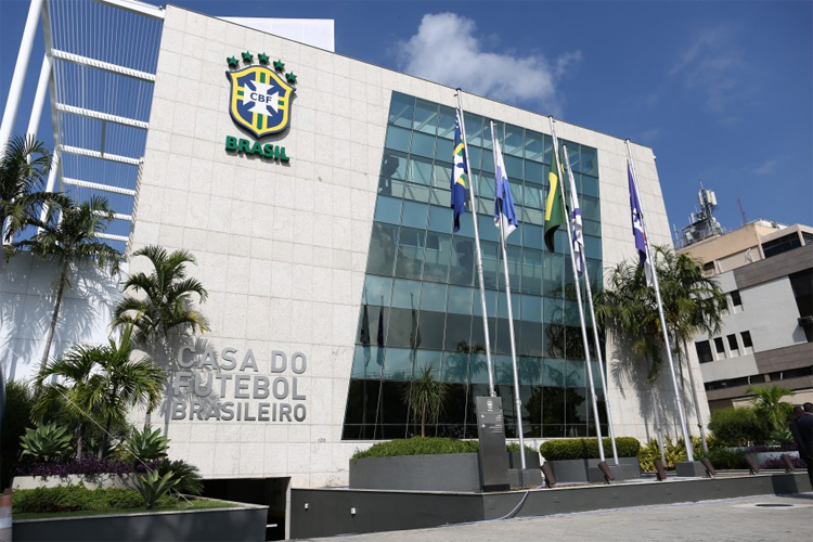 Futebol brasileiro tenta salvar 156 mil empregos durante a crise do coronavrus