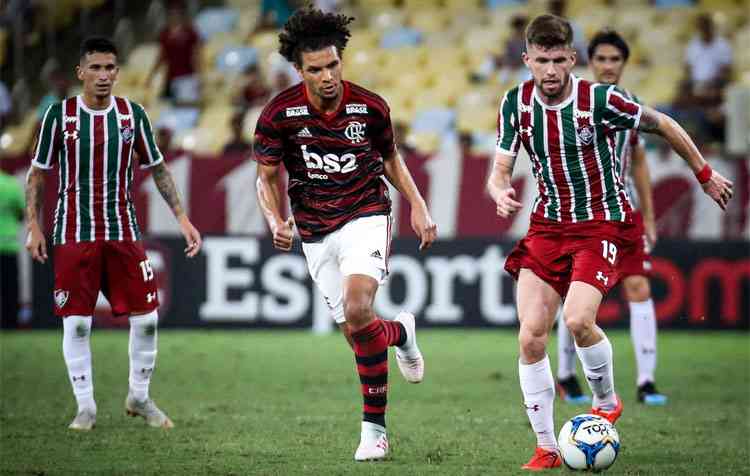 Crivella agradece clubes e diz que volta do Carioca em junho depender das curvas