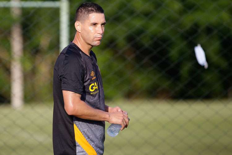 Com Thiago Neves no banco, Sport recebe o Corinthians para encostar no G4