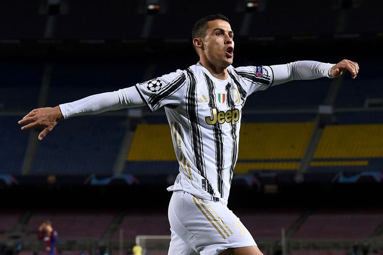 Com 2 de Cristiano Ronaldo, Juventus faz 3 a 0 no Barcelona e avança em primeiro na Liga