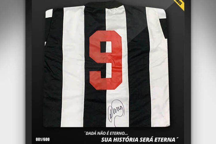Quadro-camisa do Atlético, com autógrafo de Dario