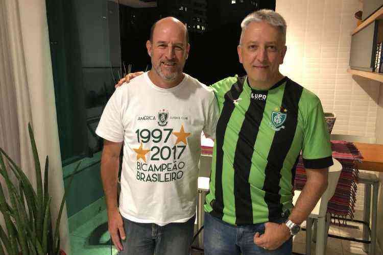Márcio Vidal (dir.) preside o Conselho Deliberativo do América desde 2018; à esquerda, Euler Araújo, hoje membro do Conselho de Administração do Clube