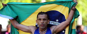 Tito Sena vence maratona e Brasil fecha a Paralimpíada com 21 ouros