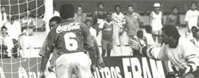 Vtima de gol histrico no Mineiro, Rodolfo Rodriguez lamenta o vacilo (Arquivo EM/D.A. Press)