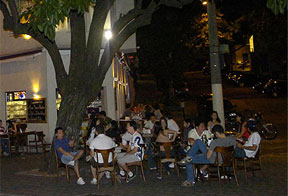 Fama de 'cidade dos bares' deve atrair muitos turistas estrangeiros (Maria Tereza Correia/EM/D. A Press)