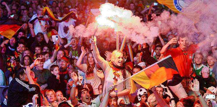Confira a festa dos alemães em Berlim com o tetra (AFP)